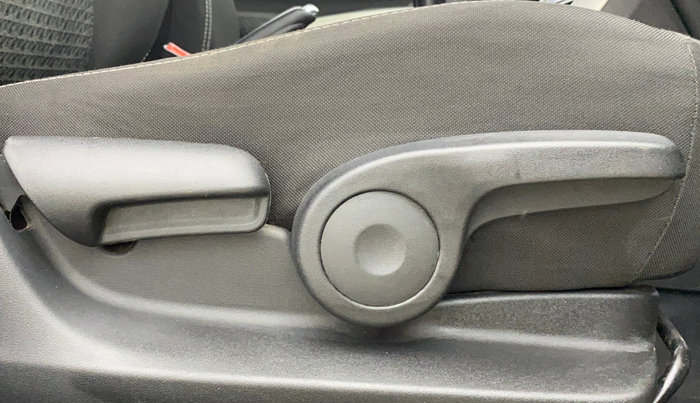 2016 Maruti S Cross ZETA 1.3, Diesel, Manual, 1,11,047 km, Driver Side Adjustment Panel