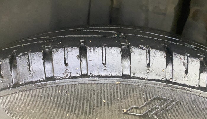 2016 Maruti S Cross ZETA 1.3, Diesel, Manual, 1,11,047 km, Left Rear Tyre Tread