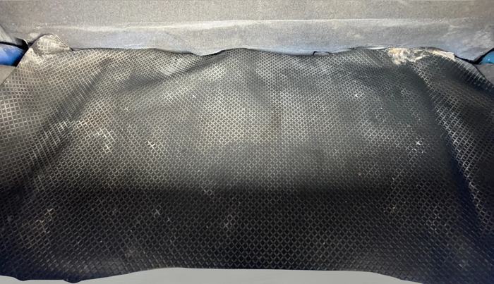 2017 Hyundai Eon MAGNA +, Petrol, Manual, 1,28,841 km, Boot Inside