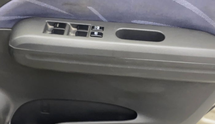 2012 Maruti Ritz VXI, Petrol, Manual, 31,445 km, Driver Side Door Panels Control