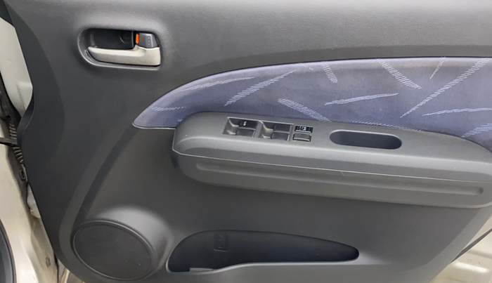 2012 Maruti Ritz VXI, Petrol, Manual, 39,303 km, Driver Side Door Panels Control