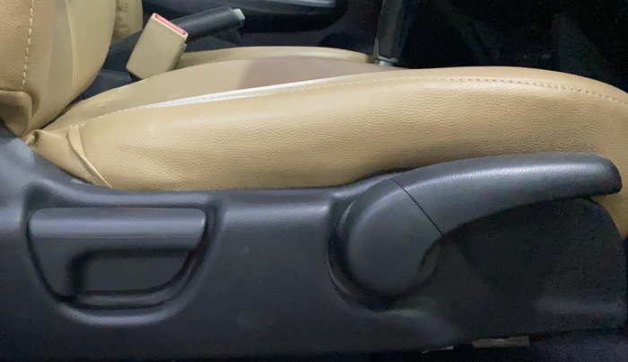 2016 Honda Jazz 1.2 V AT, Petrol, Automatic, 43,885 km, Driver Side Adjustment Panel