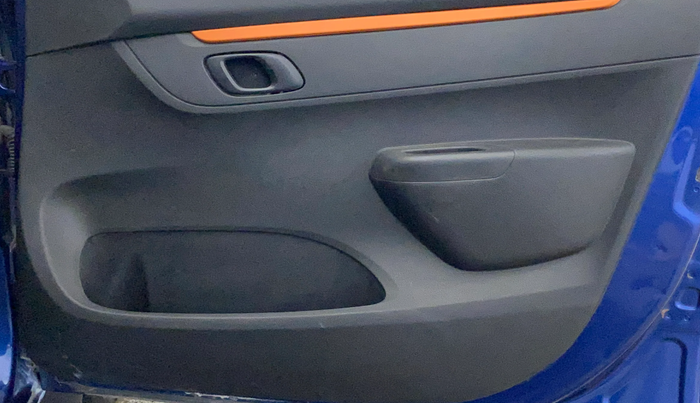 2018 Renault Kwid CLIMBER 1.0, Petrol, Manual, 39,907 km, Driver Side Door Panels Control