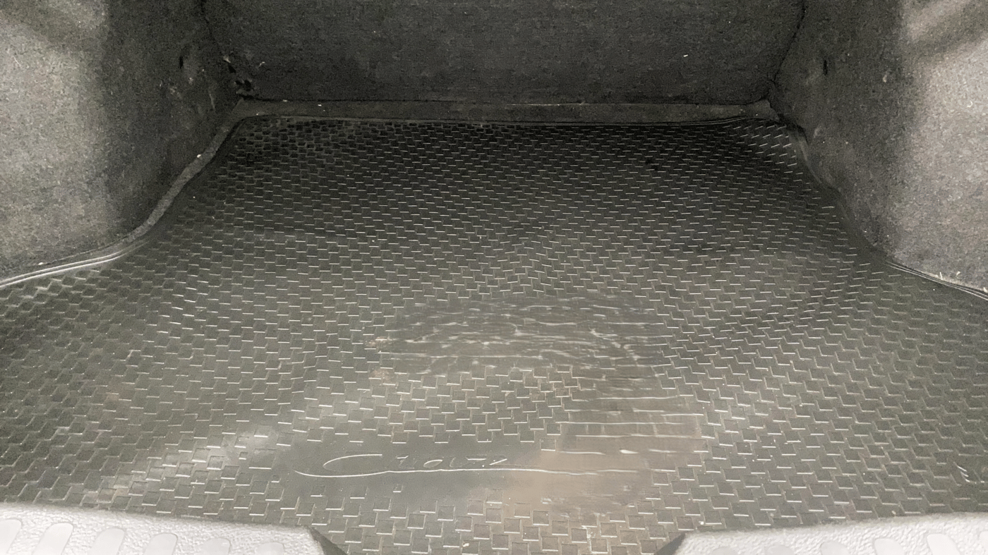 2015 Maruti Ciaz ZXI+, Petrol, Manual, 76,848 km, Boot Inside