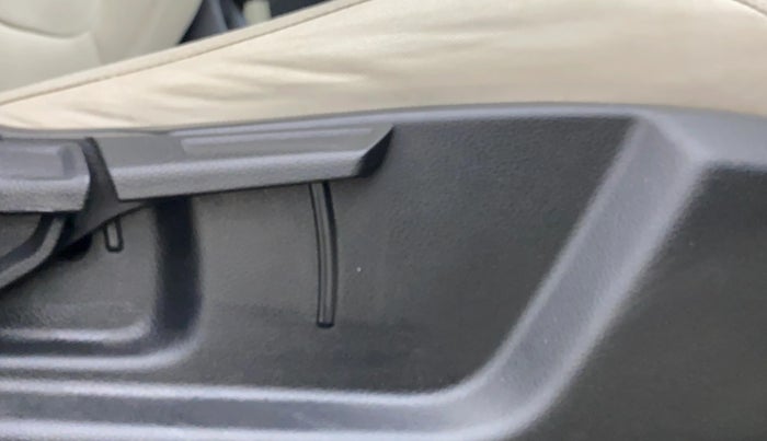 2022 KIA SELTOS HTK PLUS 1.5 IMT, Petrol, Manual, 71,399 km, Driver Side Adjustment Panel