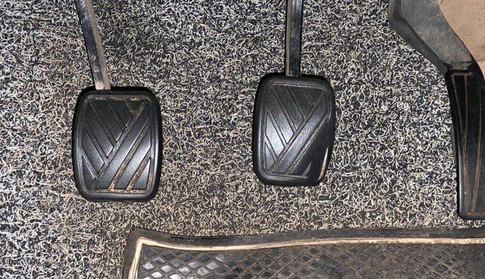 2016 Maruti Ertiga VDI SHVS, Diesel, Manual, 67,304 km, Pedals