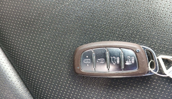 2020 Hyundai Tucson GLS 2WD AT PETROL, Petrol, Automatic, 27,848 km, Key Close Up