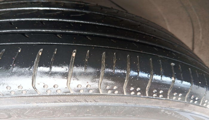 2020 Hyundai Tucson GLS 2WD AT PETROL, Petrol, Automatic, 27,848 km, Right Rear Tyre Tread