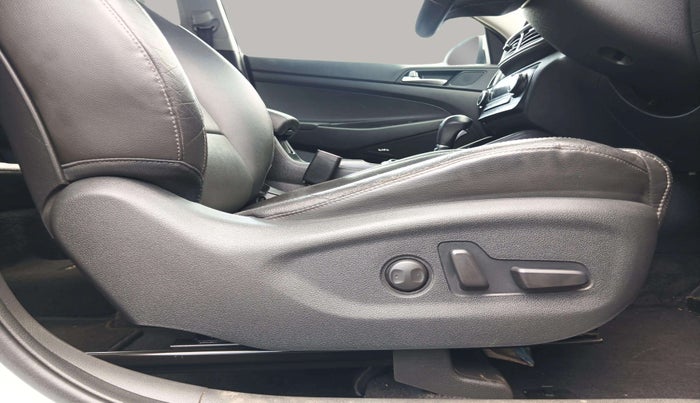 2020 Hyundai Tucson GLS 2WD AT PETROL, Petrol, Automatic, 27,848 km, Driver Side Adjustment Panel