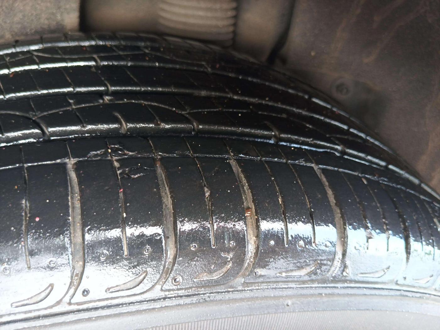 2020 Hyundai Tucson GLS 2WD AT PETROL, Petrol, Automatic, 27,848 km, Left Rear Tyre Tread