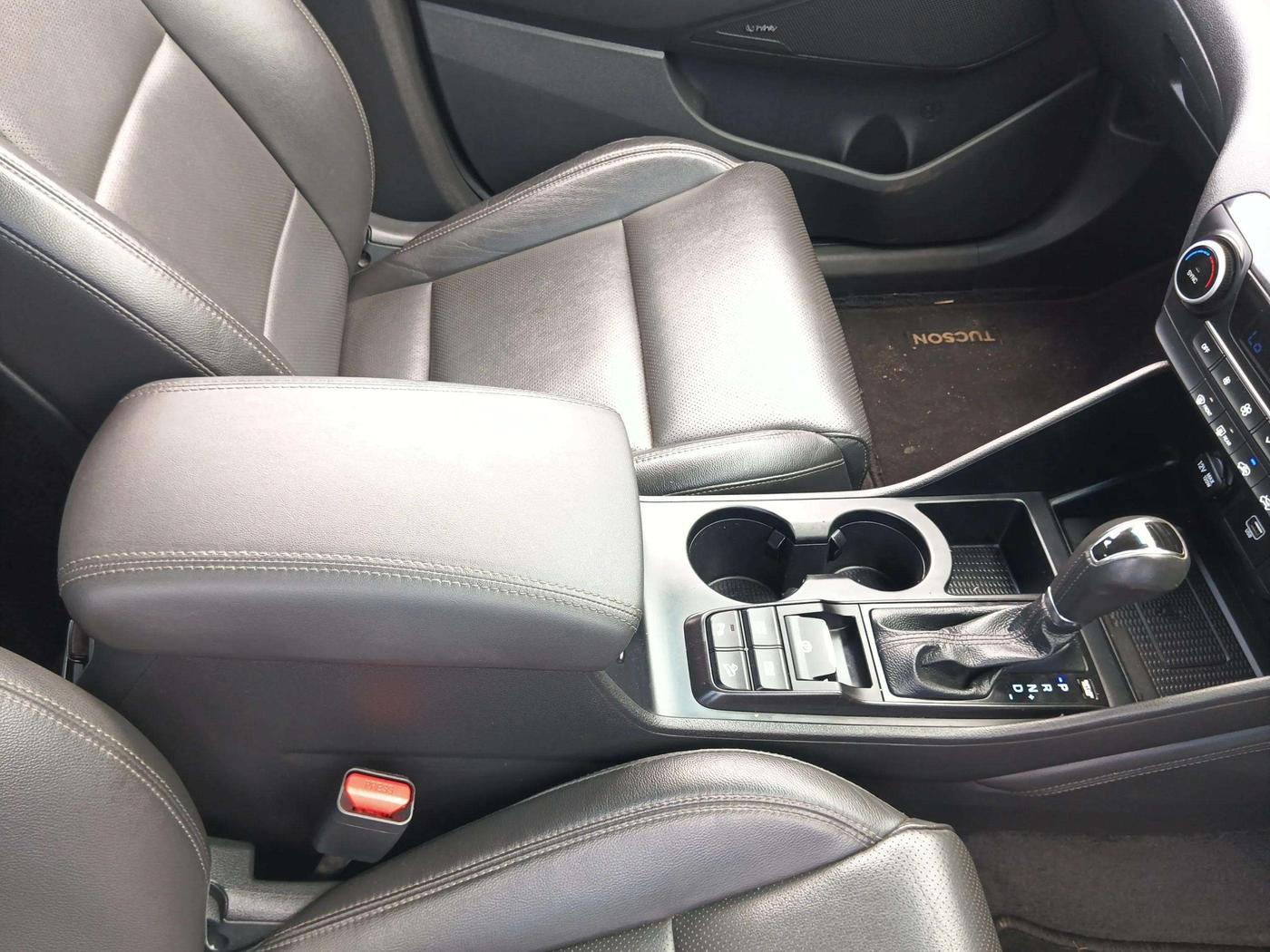 2020 Hyundai Tucson GLS 2WD AT PETROL, Petrol, Automatic, 27,848 km, Gear Lever