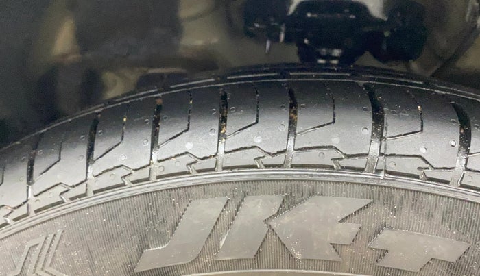 2022 KIA SELTOS HTX 1.5 DIESEL AT, Diesel, Automatic, 93,379 km, Left Front Tyre Tread