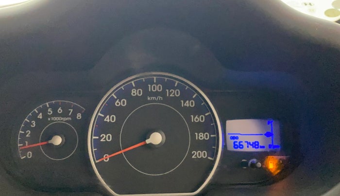 2013 Hyundai i10 MAGNA 1.1, Petrol, Manual, 66,729 km, Odometer Image