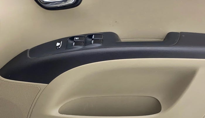 2013 Hyundai i10 MAGNA 1.1, Petrol, Manual, 66,729 km, Driver Side Door Panels Control