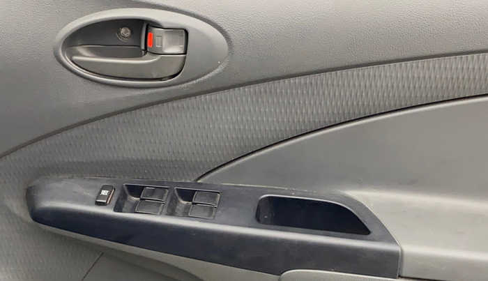 2013 Toyota Etios Liva G, Petrol, Manual, 76,853 km, Driver Side Door Panels Control