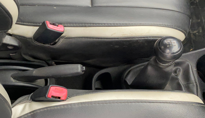 2013 Toyota Etios Liva G, Petrol, Manual, 76,853 km, Gear Lever