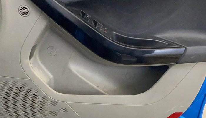 2019 Tata NEXON XM PETROL, Petrol, Manual, 60,083 km, Driver Side Door Panels Control