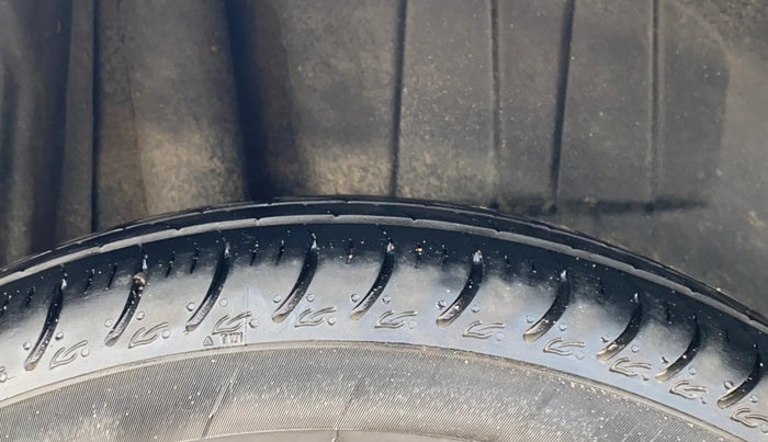 2019 Maruti Dzire VDI, Diesel, Manual, 41,679 km, Right Rear Tyre Tread