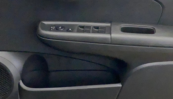 2017 Honda BR-V 1.5L I-VTEC S, Petrol, Manual, 61,628 km, Driver Side Door Panels Control