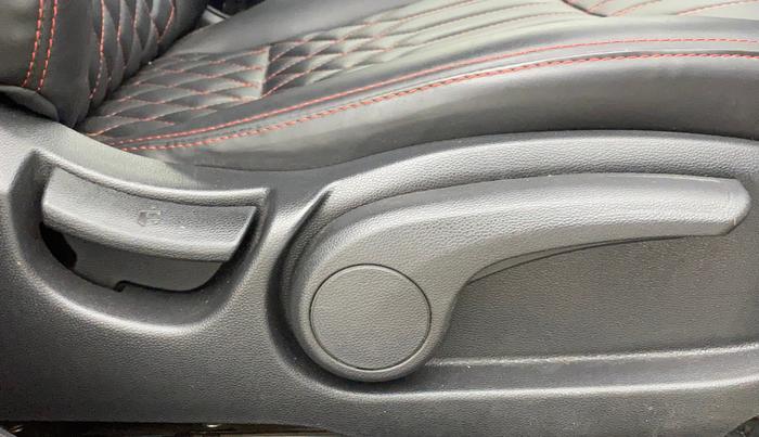 2019 Hyundai Elite i20 ASTA (O) CVT, Petrol, Automatic, 30,598 km, Driver Side Adjustment Panel