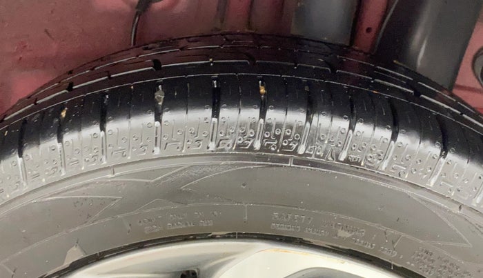 2019 Hyundai Elite i20 ASTA (O) CVT, Petrol, Automatic, 30,598 km, Left Rear Tyre Tread