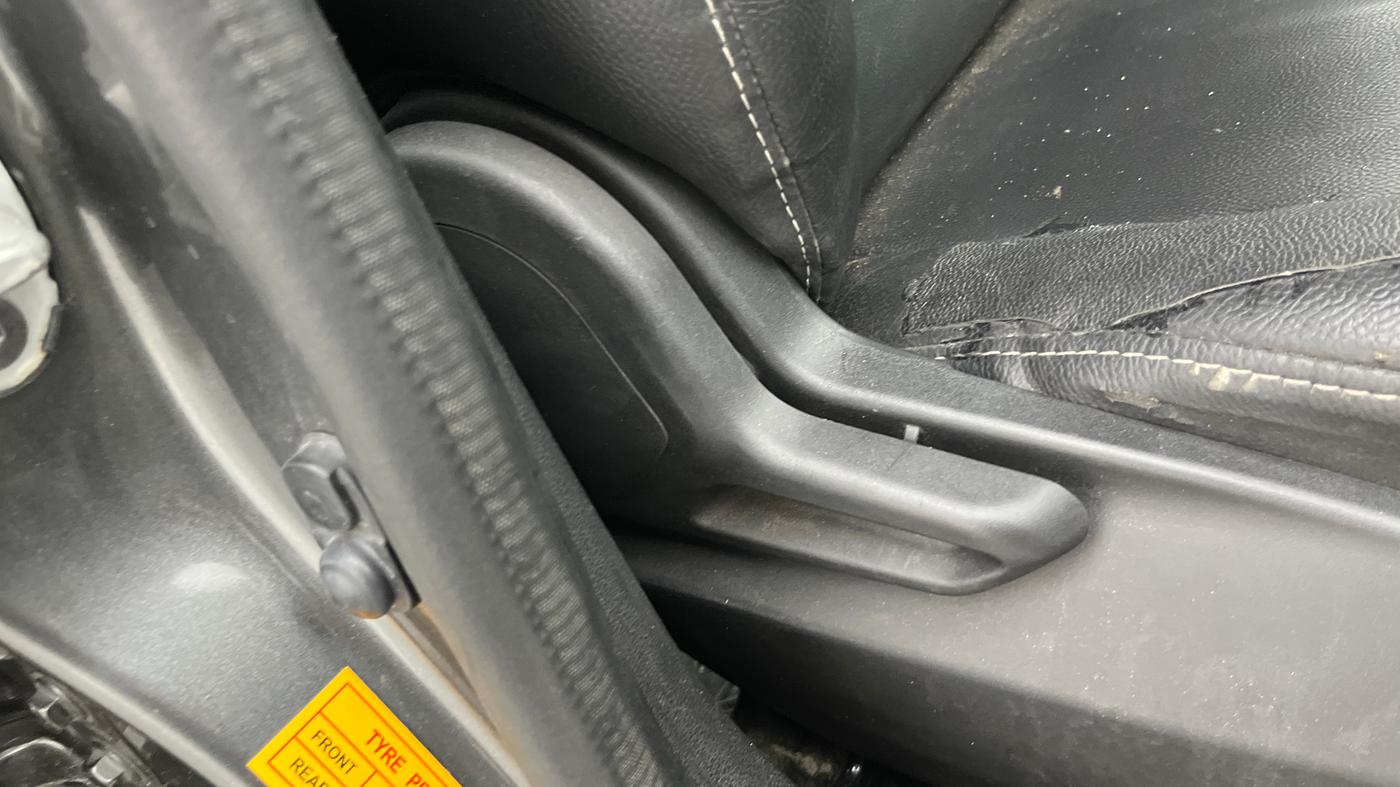 2020 Tata Tiago XT PETROL, Petrol, Manual, 69,712 km, Driver Side Adjustment Panel