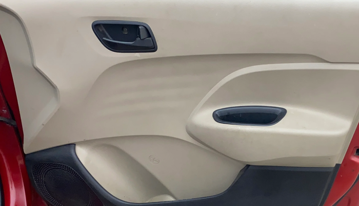 2022 Hyundai NEW SANTRO SPORTZ EXECUTIVE MT CNG, CNG, Manual, 1,15,712 km, Driver Side Door Panels Control