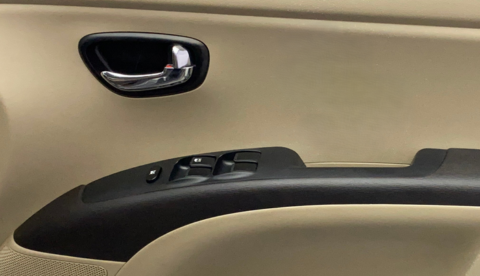 2012 Hyundai i10 MAGNA 1.1, Petrol, Manual, 90,773 km, Driver Side Door Panels Control