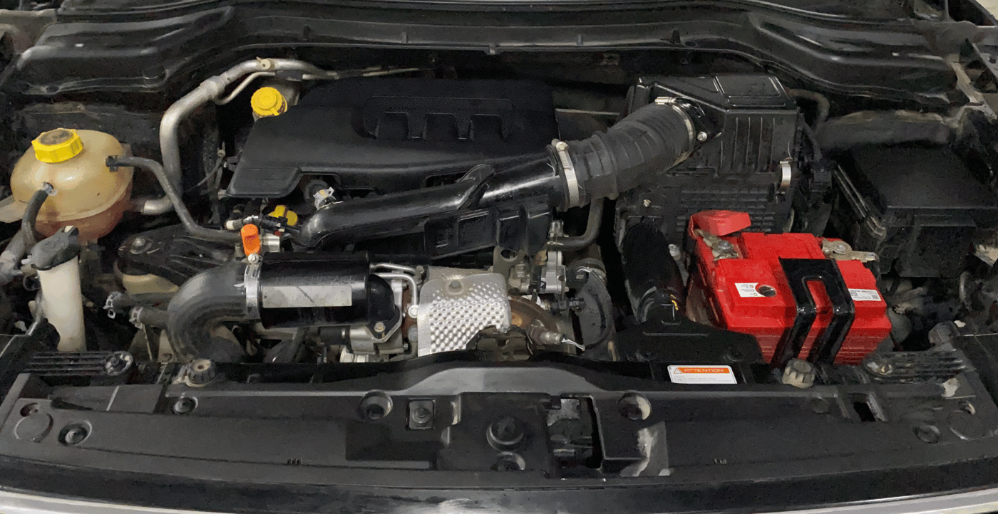 2022 Mahindra XUV300 W8 1.2 PETROL, Petrol, Manual, 41,305 km, Engine View