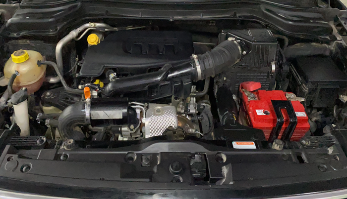 2022 Mahindra XUV300 W8 1.2 PETROL, Petrol, Manual, 41,305 km, Engine View