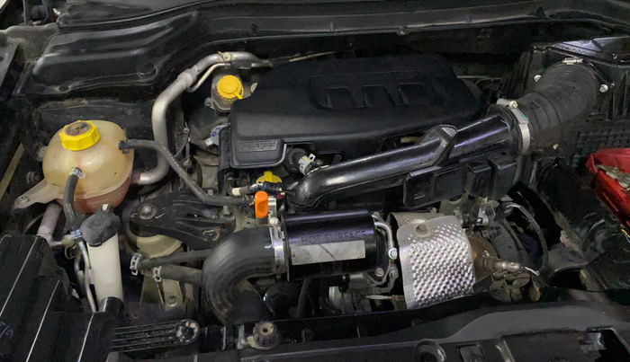 2022 Mahindra XUV300 W8 1.2 PETROL, Petrol, Manual, 41,305 km, Engine View - Right