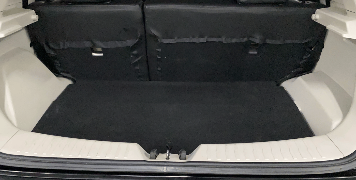 2022 Mahindra XUV300 W8 1.2 PETROL, Petrol, Manual, 41,305 km, Boot Inside