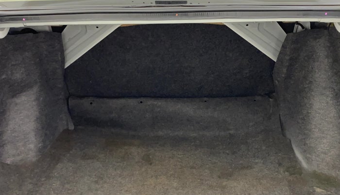 2016 Honda City 1.5L I-VTEC VX CVT, Petrol, Automatic, 1,04,189 km, Boot Inside