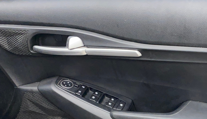 2022 KIA SELTOS HTX PETROL 1.5, Petrol, Manual, 54,369 km, Driver Side Door Panels Control