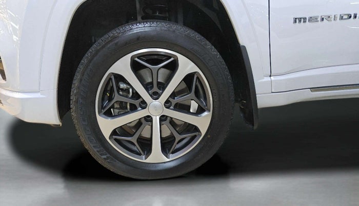 2025 Jeep MERIDIAN Overland 4x4 AT, Diesel, Automatic, 15,532 km, Left Front Wheel