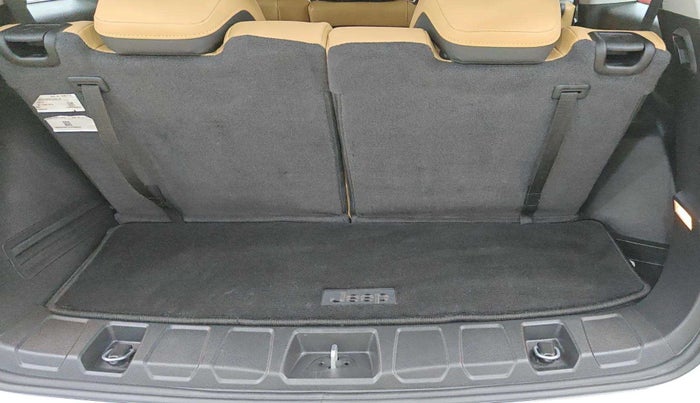 2025 Jeep MERIDIAN Overland 4x4 AT, Diesel, Automatic, 15,532 km, Boot Inside