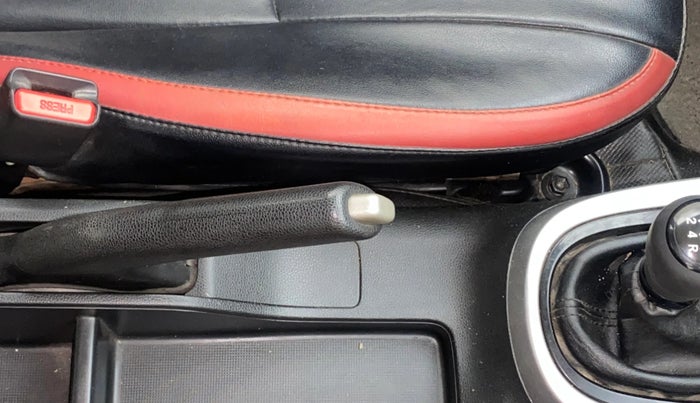 2017 Honda WR-V 1.2L I-VTEC S MT, Petrol, Manual, 1,41,916 km, Gear Lever