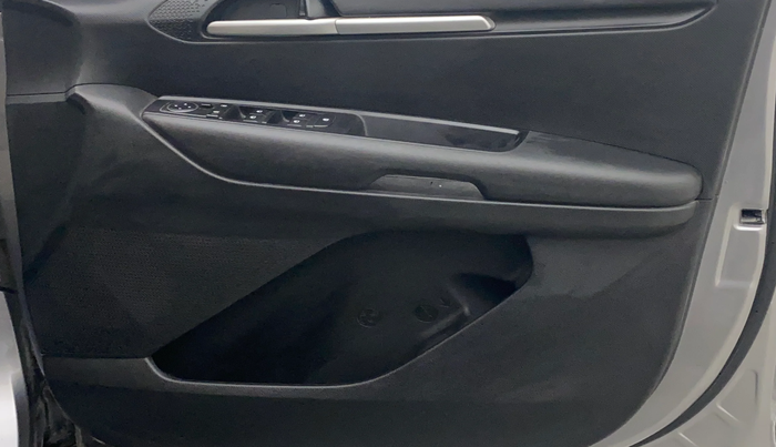 2021 KIA SONET HTK 1.2, Petrol, Manual, 29,785 km, Driver Side Door Panels Control