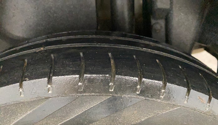 2016 Maruti Swift Dzire VDI, Diesel, Manual, 1,11,848 km, Left Rear Tyre Tread