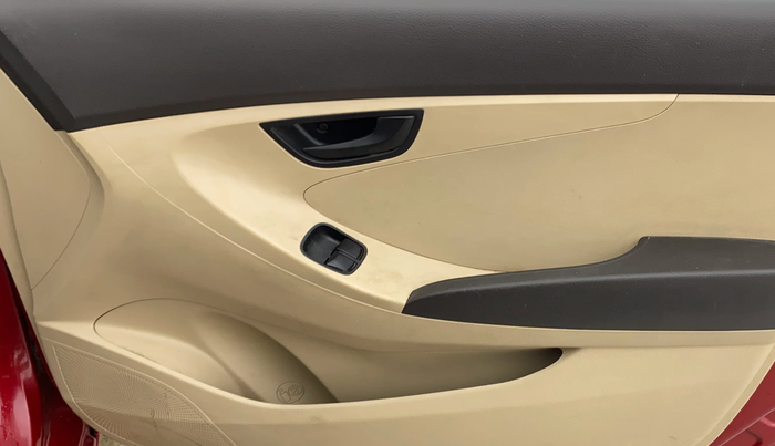 2017 Hyundai Eon ERA PLUS (O), Petrol, Manual, 33,225 km, Driver Side Door Panels Control