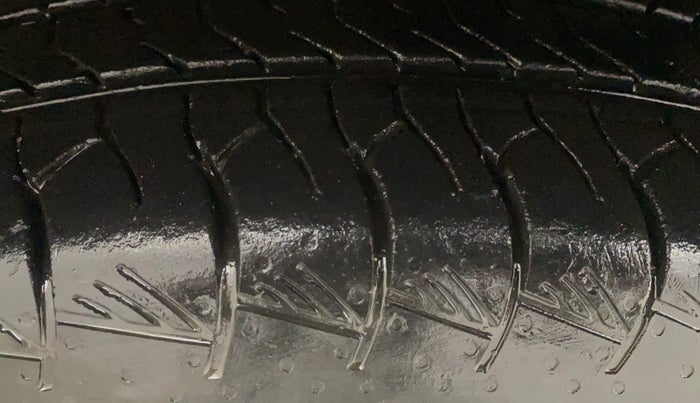 2023 Maruti Grand Vitara DELTA SMART HYBRID, Petrol, Manual, 32,773 km, Left Front Tyre Tread