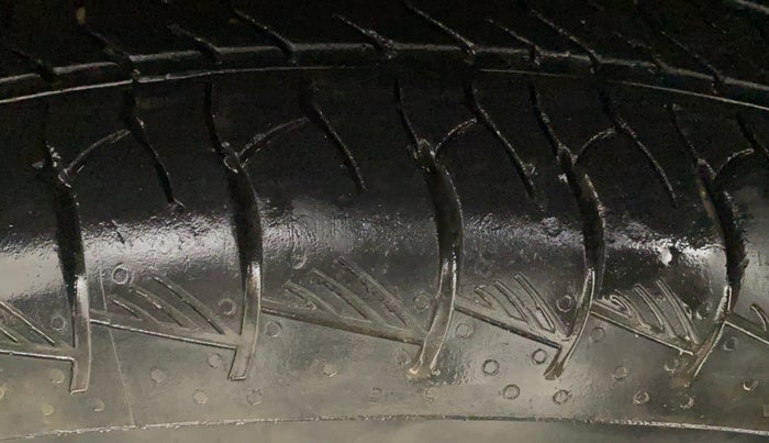 2023 Maruti Grand Vitara DELTA SMART HYBRID, Petrol, Manual, 32,773 km, Left Rear Tyre Tread