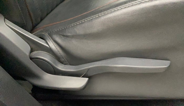 2023 Maruti Grand Vitara DELTA SMART HYBRID, Petrol, Manual, 32,773 km, Driver Side Adjustment Panel