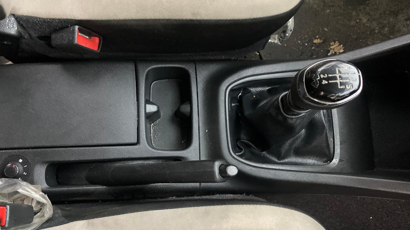 2019 Renault TRIBER RXT, Petrol, Manual, 56,337 km, Gear Lever
