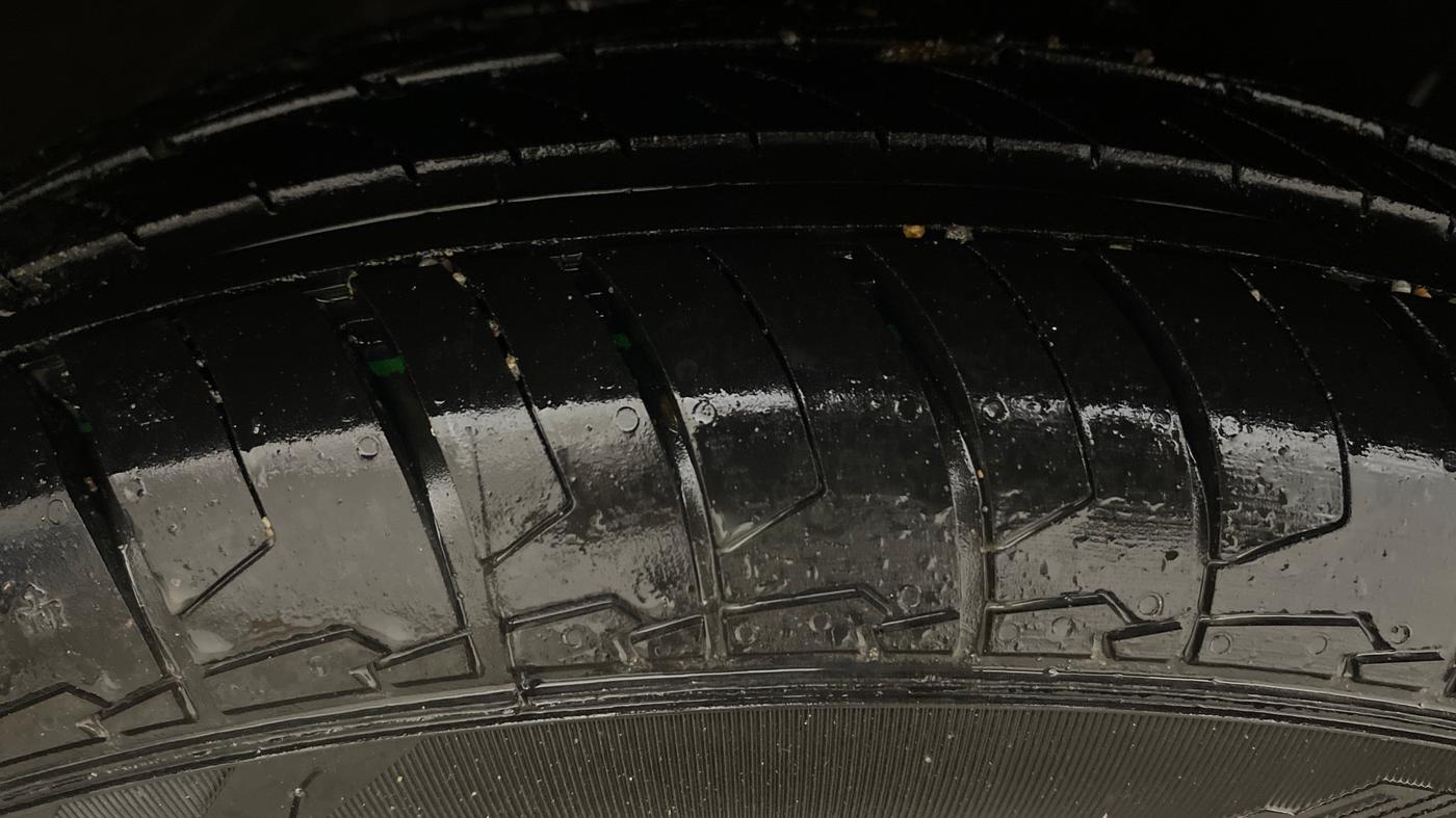 2019 Renault TRIBER RXT, Petrol, Manual, 56,337 km, Right Front Tyre Tread