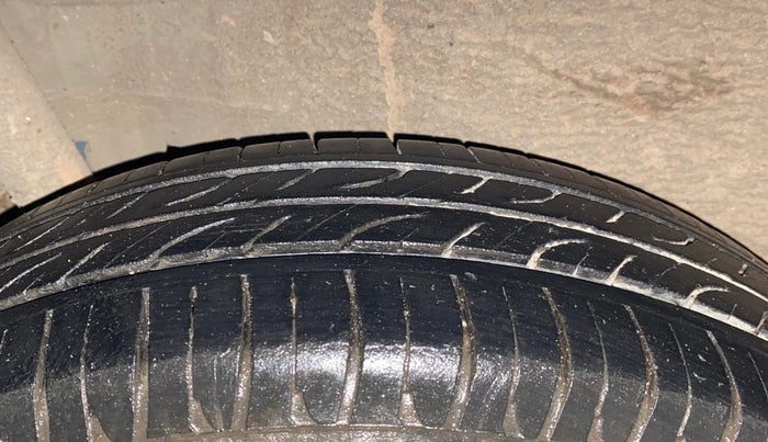 2016 Maruti Wagon R 1.0 VXI, Petrol, Manual, 70,951 km, Right Rear Tyre Tread