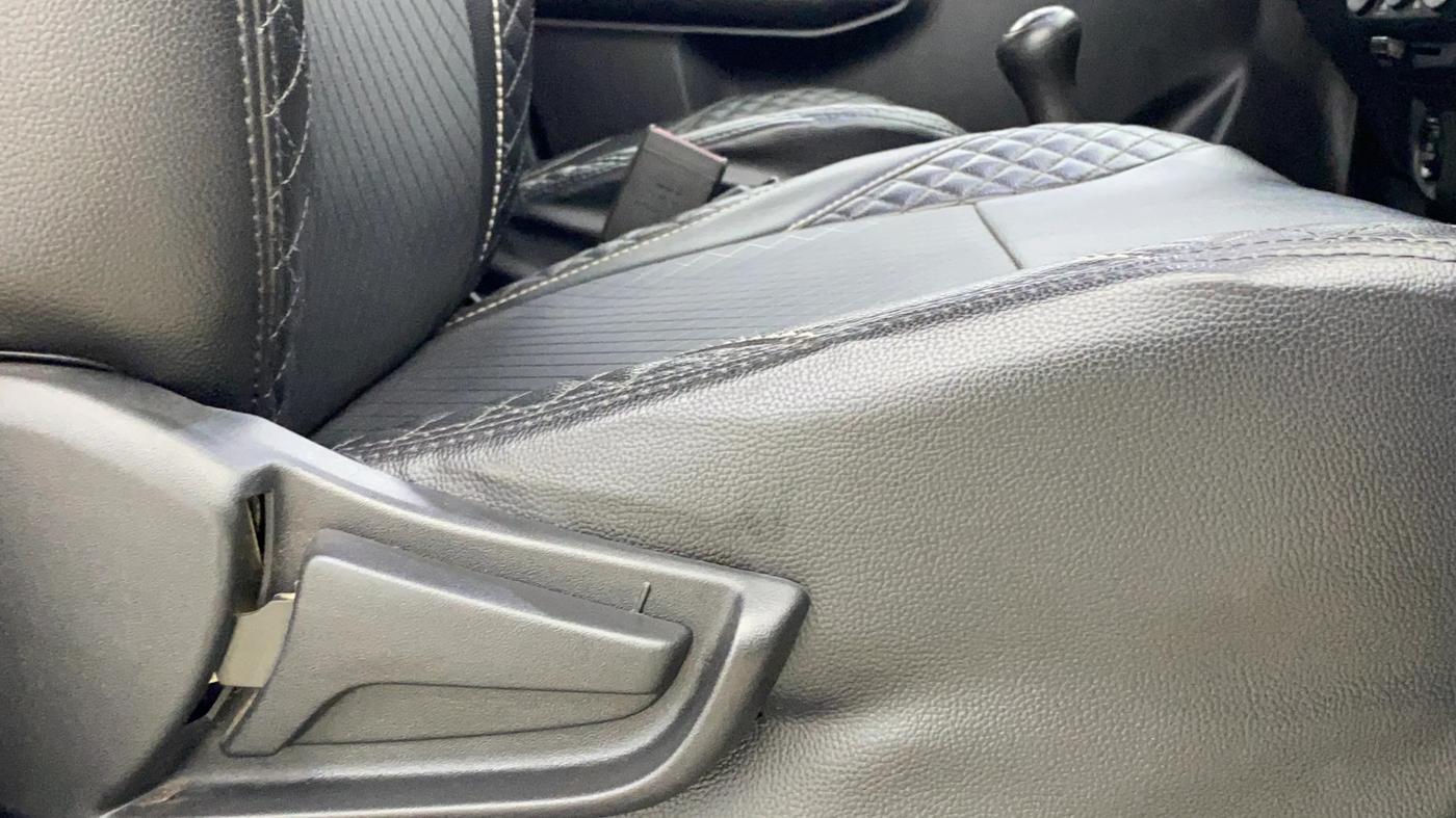 2019 Maruti S PRESSO VXI+, Petrol, Manual, 32,316 km, Driver Side Adjustment Panel
