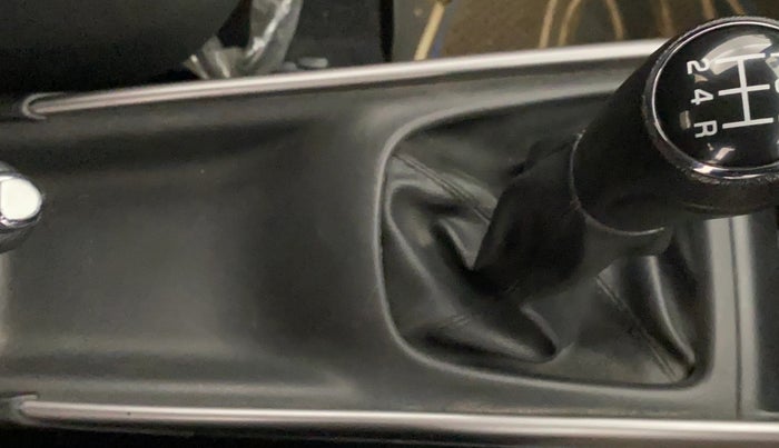 2021 Maruti Baleno DELTA PETROL 1.2, Petrol, Manual, 32,424 km, Gear Lever