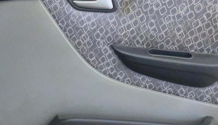 2017 Maruti Alto 800 LXI, Petrol, Manual, 15,049 km, Driver Side Door Panels Control