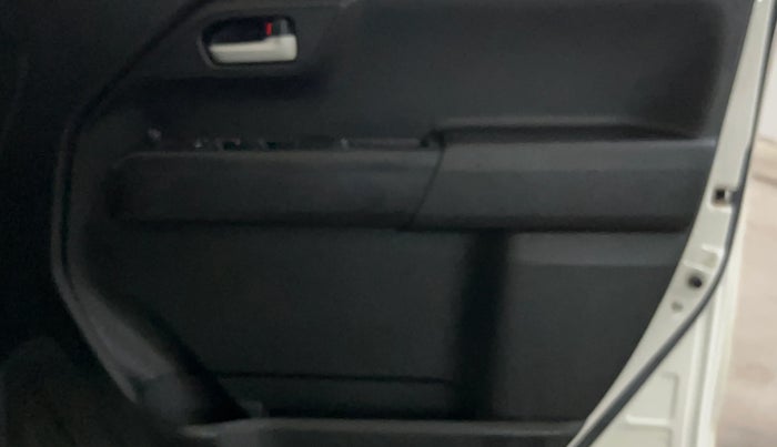 2022 Maruti New Wagon-R VXI 1.0, Petrol, Manual, 22,363 km, Driver Side Door Panels Control